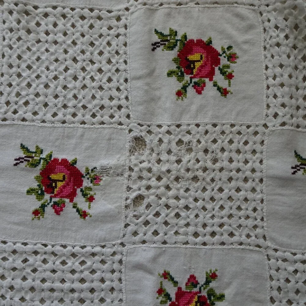 Vintage Handmade Tablecloth 76